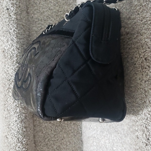 Chanel quilted chain bag Authentic Patent Leather And Nylon - Picture 4 of 10